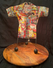 Load image into Gallery viewer, Comic Shirt table Lamp
