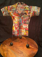 Load image into Gallery viewer, Comic Shirt table Lamp
