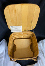 Load image into Gallery viewer, PETERBORO picnic basket
