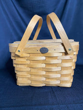 Load image into Gallery viewer, PETERBORO picnic basket
